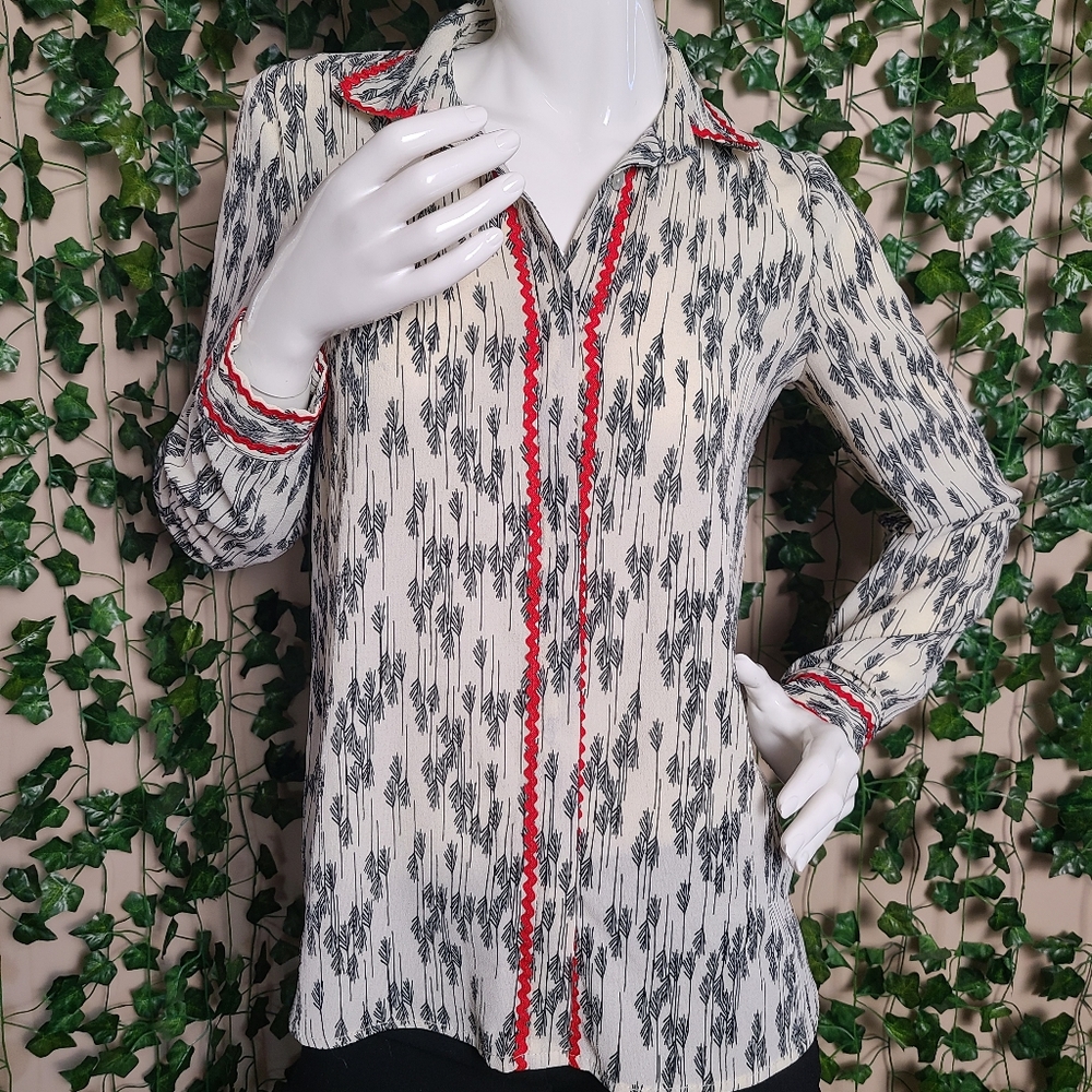 Vicolo Women's Italian Design Graphic Elegant Chic Button-Down Blouse